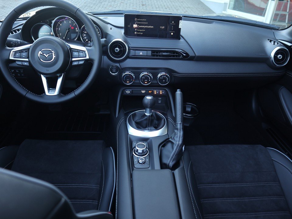 Fahrzeugabbildung Mazda MX-5 2027 RF RHT G-136 Homura Recaro Bilstein Brembo Matrix SCBS