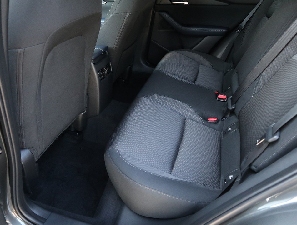 Fahrzeugabbildung Mazda CX-30 G-122 AT Selection DES-P *AHK* MATRIX RFK SHZ el.Heckklappe
