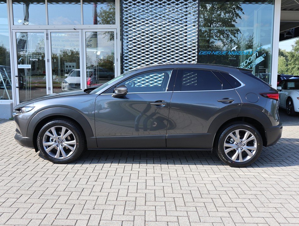 Fahrzeugabbildung Mazda CX-30 G-122 AT Selection DES-P *AHK* MATRIX RFK SHZ el.Heckklappe