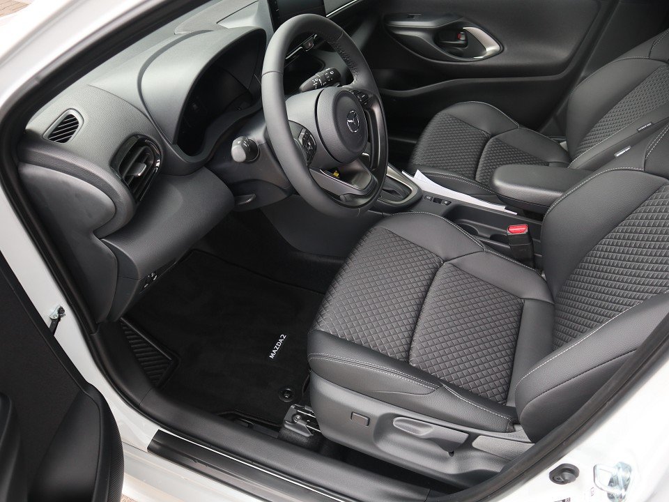 Fahrzeugabbildung Mazda 2 Hybrid Homura 1.5L VVT-i 116 PS CVT *Winter-Aktion* ACAA RFK EPH SHZ LHZ LogIn MRCC