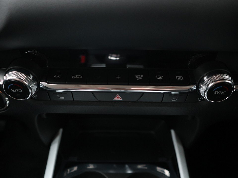 Fahrzeugabbildung Mazda CX-30 M-Hybrid G-140 Exclusive-Line *Sofort*Aktion* NAVI ACAA SHZ HUD 360° MATRIX BOSE