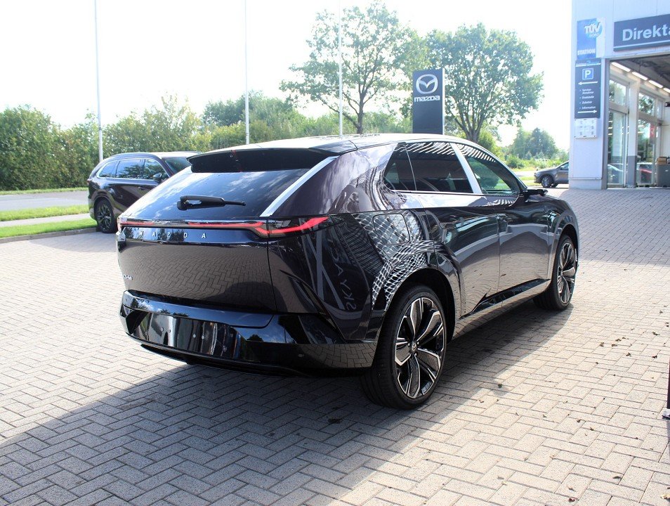 Fahrzeugabbildung Mazda CX-6e EV-258 Takumi Plus DIGI. SPIEGEL 21' PANO