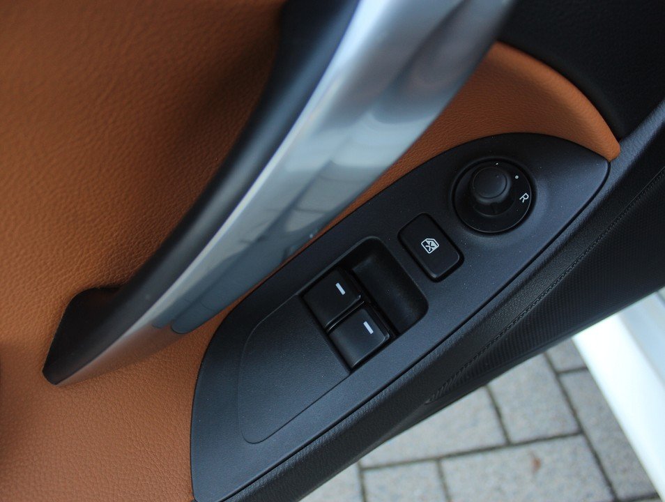 Fahrzeugabbildung Fiat 124 Spider 1.4 MultiAir Turbo Lusso LEDER SHZ ALU KLIMA