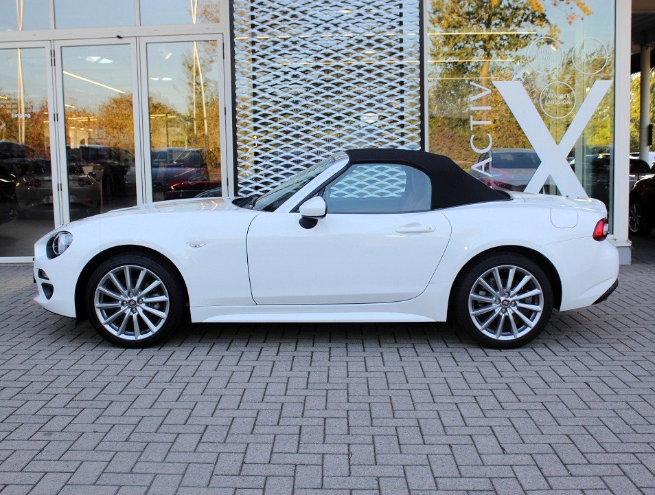 Fahrzeugabbildung Fiat 124 Spider 1.4 MultiAir Turbo Lusso LEDER SHZ ALU KLIMA