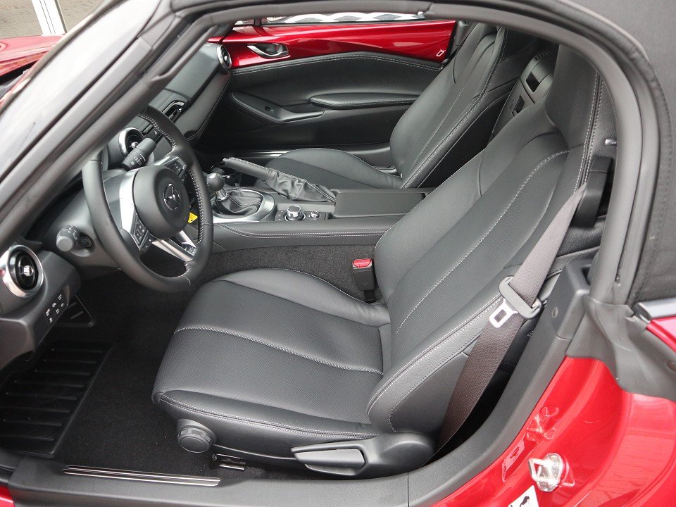 Fahrzeugabbildung Mazda MX-5 2027 G-136 Exclusive-Line LEDER MATRIX BOSE RFK SHZ
