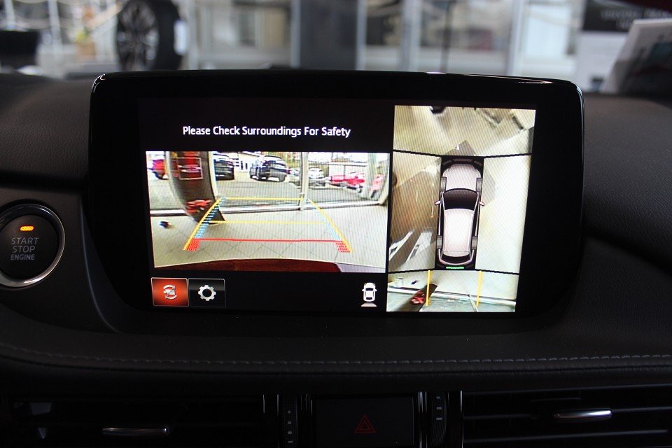Fahrzeugabbildung Mazda 6 G-194 AT 20THANNIVERSARY GSD NAPPA NAVI ACAA 360° MATRIX BOSE HUD