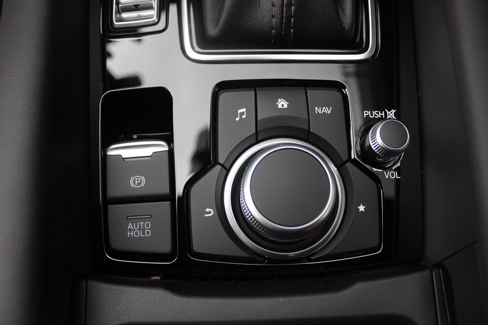 Fahrzeugabbildung Mazda 6 G-194 AT 20THANNIVERSARY GSD NAPPA NAVI ACAA 360° MATRIX BOSE HUD