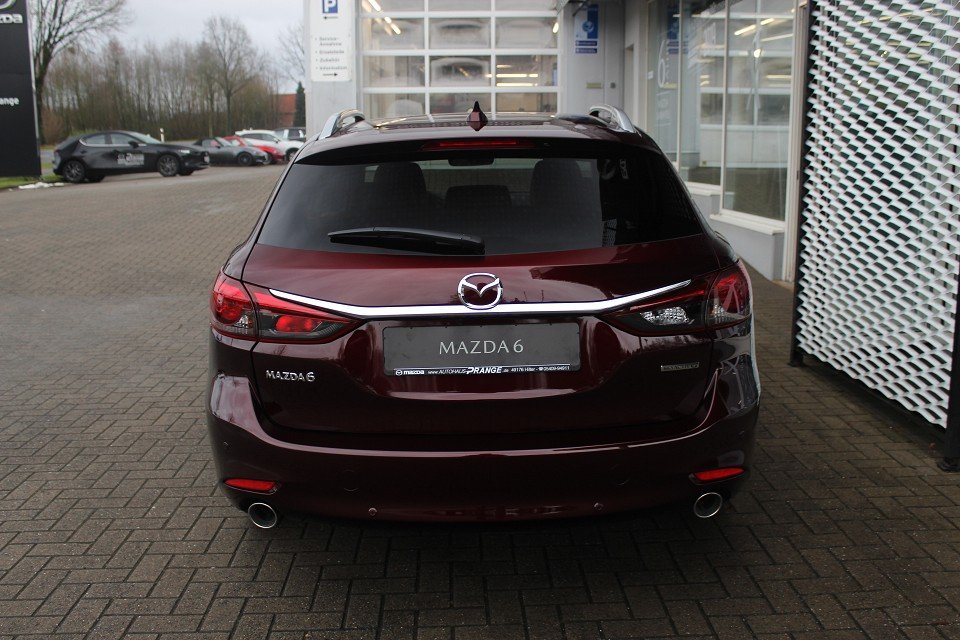 Fahrzeugabbildung Mazda 6 G-194 AT 20THANNIVERSARY GSD NAPPA NAVI ACAA 360° MATRIX BOSE HUD