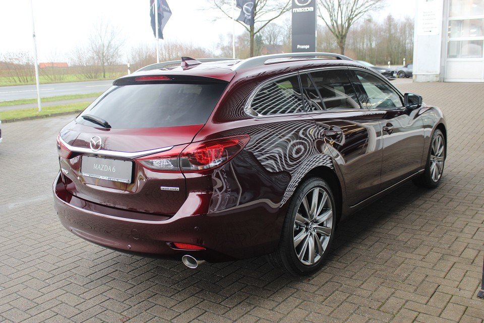 Fahrzeugabbildung Mazda 6 G-194 AT 20THANNIVERSARY GSD NAPPA NAVI ACAA 360° MATRIX BOSE HUD