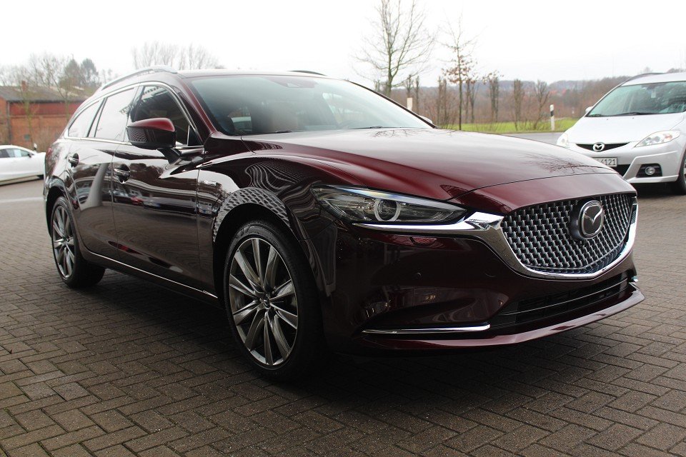 Fahrzeugabbildung Mazda 6 G-194 AT 20THANNIVERSARY GSD NAPPA NAVI ACAA 360° MATRIX BOSE HUD