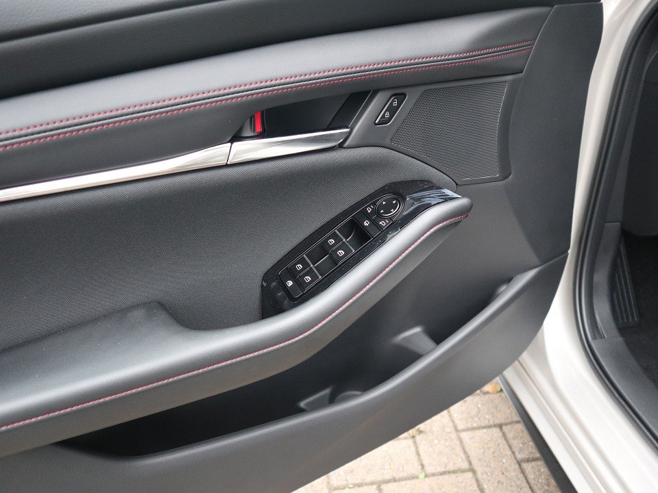 Fahrzeugabbildung Mazda 3 M-Hybrid G-140 Homura *Aktion* NAVI ACAA SHZ HUD RFK VOLL-LED