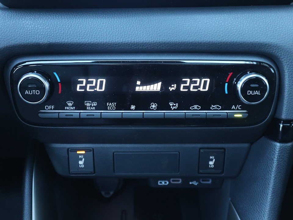 Fahrzeugabbildung Mazda 2 Hybrid 1.5L VVT-i 116 PS CVT Homura Plus PANORAMA NAVI Teil-Leder LED RFK EPH