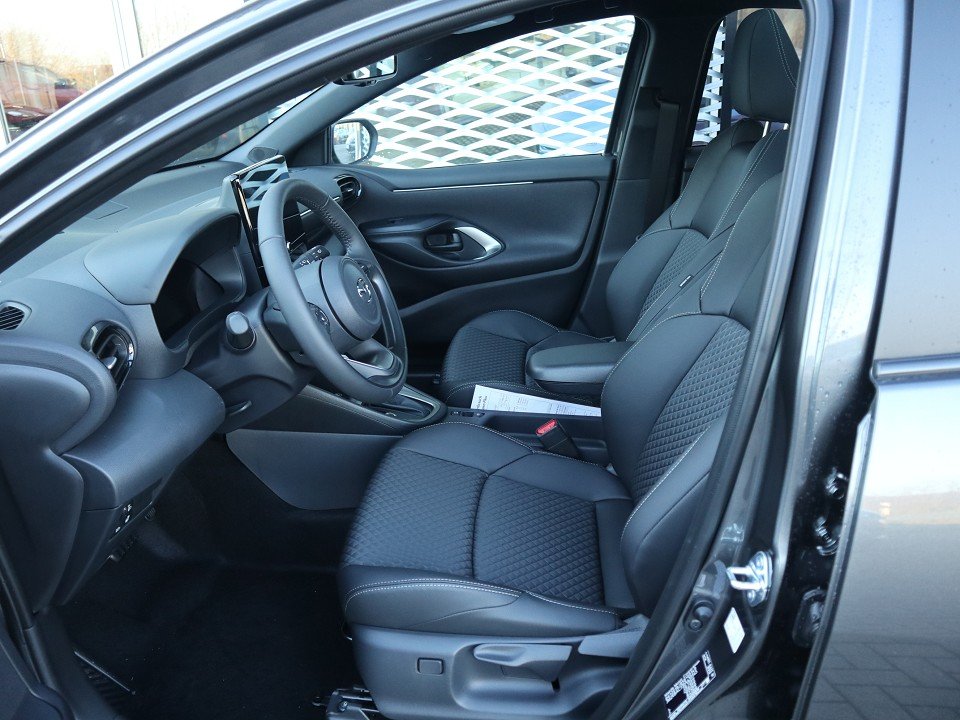 Fahrzeugabbildung Mazda 2 Hybrid 1.5L VVT-i 116 PS CVT Homura Plus PANORAMA NAVI Teil-Leder LED RFK EPH