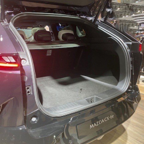 Fahrzeugabbildung Mazda 6e EV-258 Takumi Plus *AHK*Sofort*Aktion* NAPPA el.Rollo PANO 360° Sony