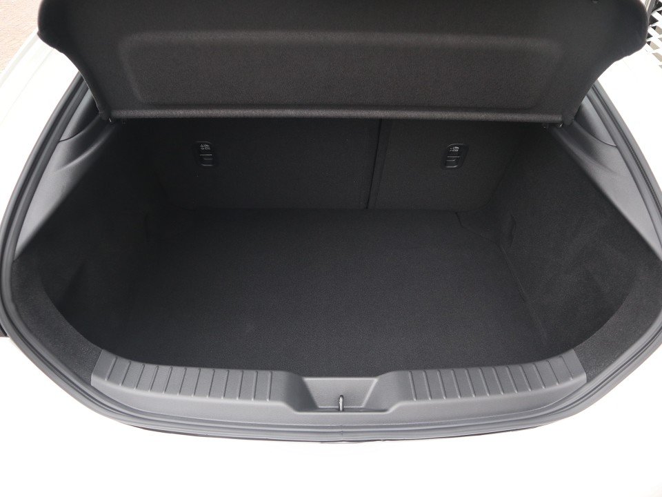 Fahrzeugabbildung Mazda 3 M-Hybrid G-140 Prime-Line *Aktion* NAVI ACAA LED HUD RFK MRCC ALU