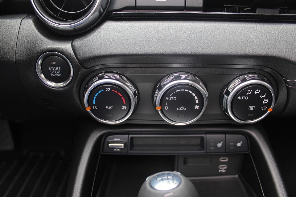 Fahrzeugabbildung Mazda MX-5 RF RHT 2026 G-132 Exclusive-Line LEDER NAVI ACAA BOSE RFK SHZ