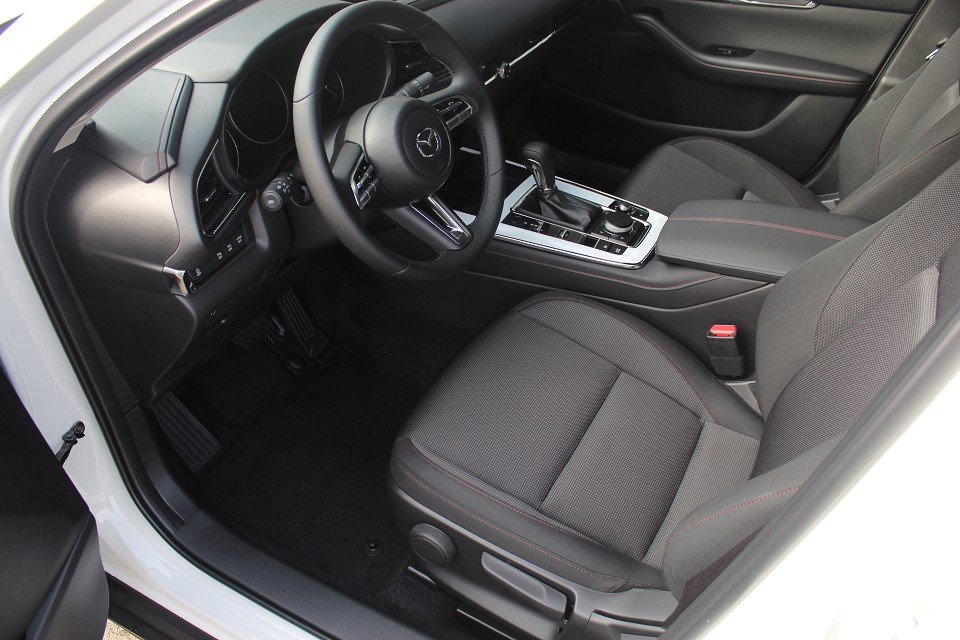 Fahrzeugabbildung Mazda CX-30 2025 M-Hybrid Homura G-140 AT *November-Aktion* NAVI ACAA SHZ HUD RFK VOLL-LED