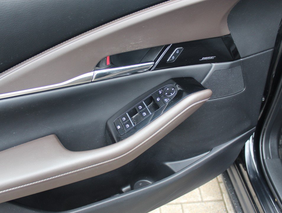 Fahrzeugabbildung Mazda CX-30 M-Hybrid X-180 AWD AT Selection LEDER DES ACT BOSE GSD *AHK* el.Sitzv. MATRIX 360° el.Heck LogIn