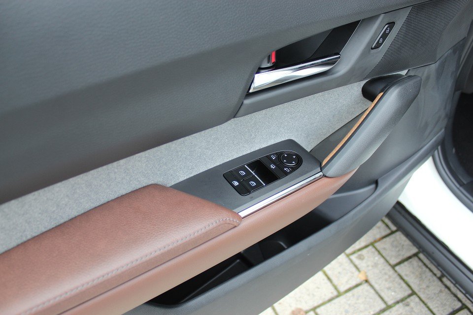 Fahrzeugabbildung Mazda MX-30 EV Advantage Industrial Vintage *3-phasig*Aktion* ELEKTRO NAVI el. Sitzv. SHZ RFK MATRIX