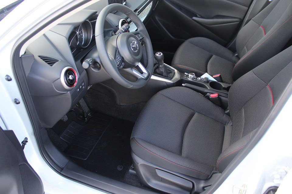 Fahrzeugabbildung Mazda 2 M-Hybrid G-90 Homura SHZ Voll-LED RFK TEMPOMAT BLUETOOTH