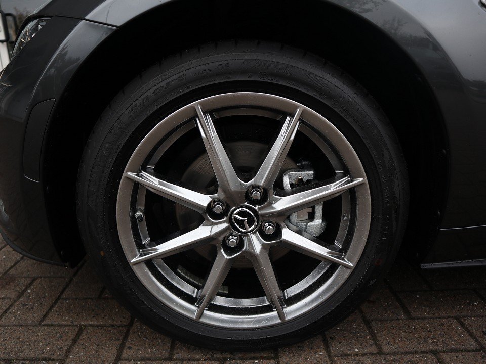 Fahrzeugabbildung Mazda MX-5 2026 RF RHT G-132 Exclusive-Line LEDER NAVI ACAA BOSE MATRIX RFK SHZ