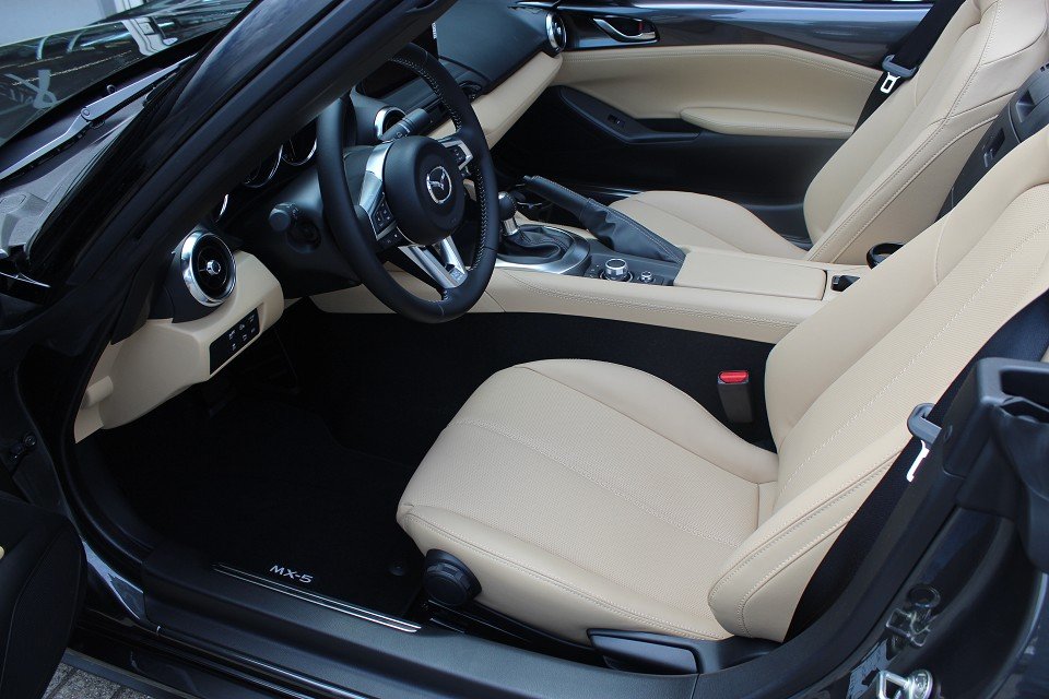 Fahrzeugabbildung Mazda MX-5 Kazari G-132 +Aktion+ NAPPA NAVI ACAA MATRIX RFK BOSE SHZ