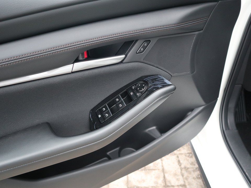 Fahrzeugabbildung Mazda 3 G-140 Prime-Line *Sofort*Aktion* NAVI ACAA HUD RFK MRCC