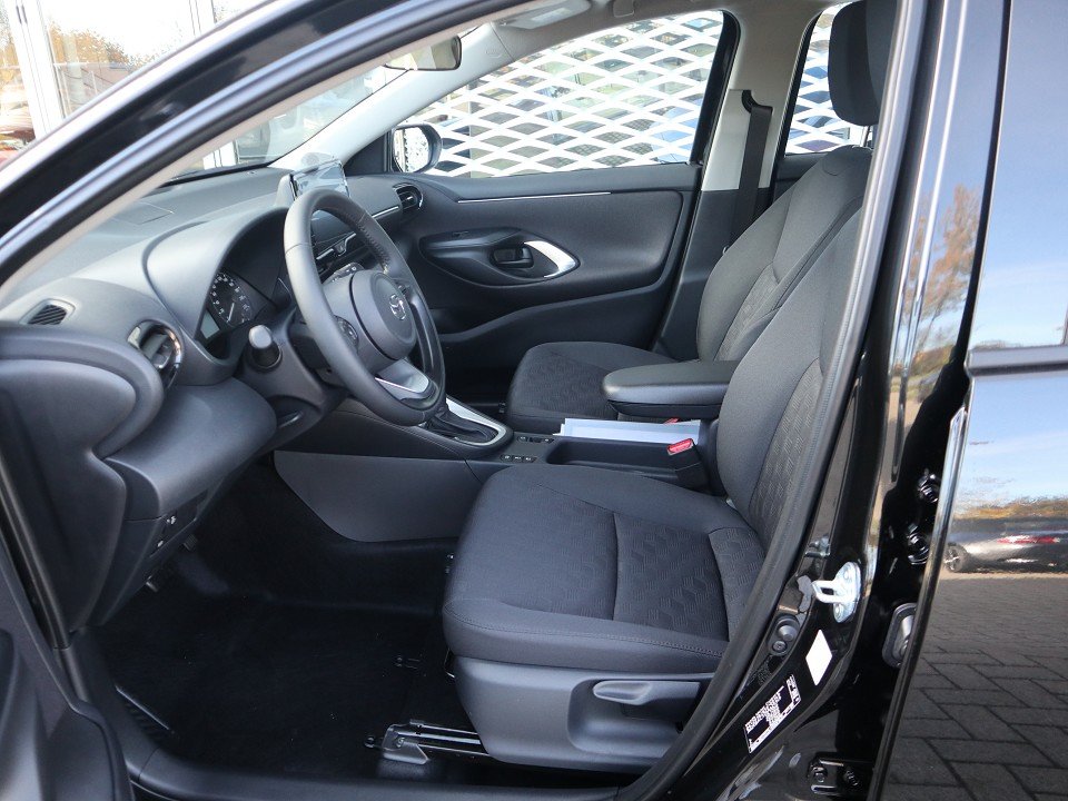 Fahrzeugabbildung Mazda 2 Hybrid 1.5L VVT-i 116 PS CVT Centre-Line *Sofort*Aktion* ACAA RFK MRCC ALU DAB SHZ Bluetooth