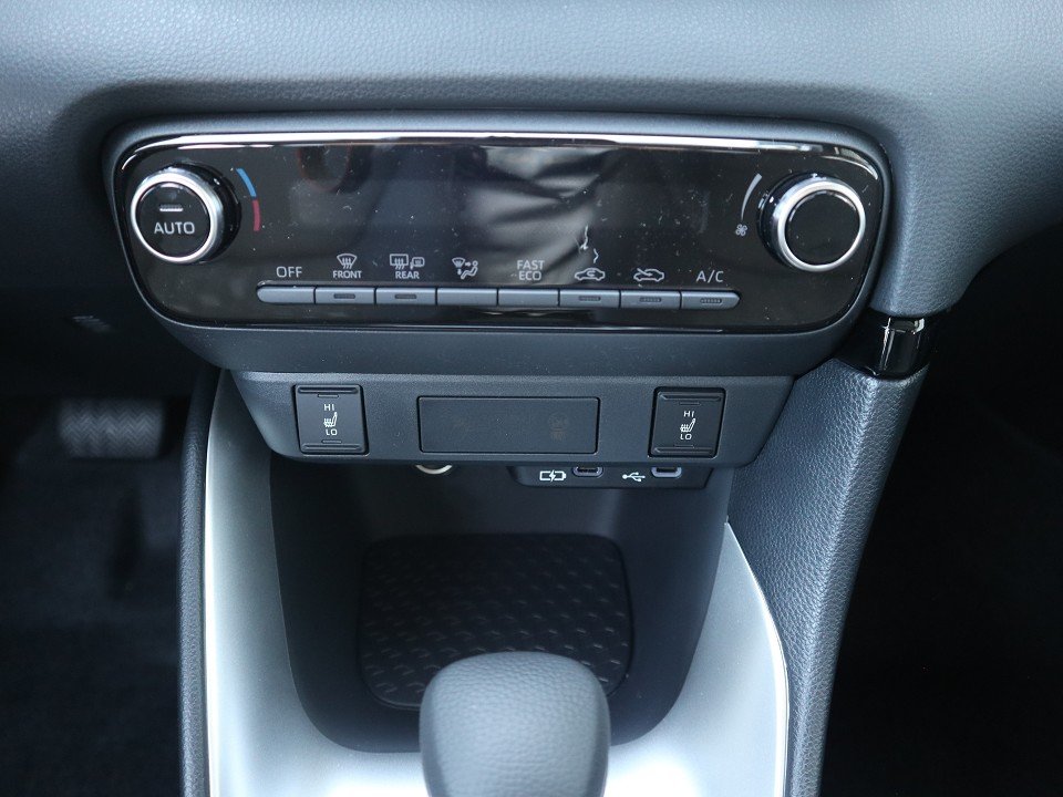 Fahrzeugabbildung Mazda 2 Hybrid 1.5L VVT-i 116 PS CVT Centre-Line *Sofort*Aktion* ACAA RFK MRCC ALU DAB SHZ Bluetooth