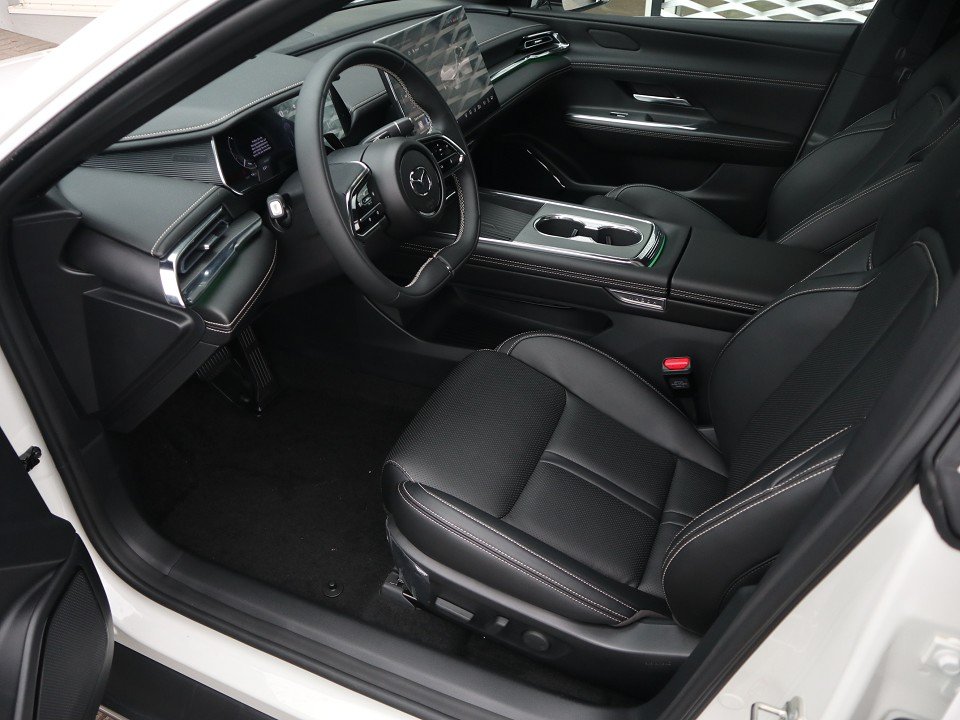 Fahrzeugabbildung Mazda 6E EV-258 Takumi *Sofort* LEDER PANO NAVI ACAA 360° HUD SHZ