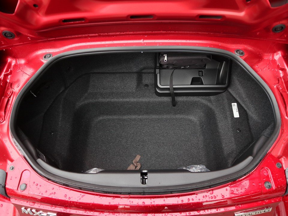 Fahrzeugabbildung Mazda MX-5 2027 RF RHT G-136 Exclusive-Line *Sofort*Aktion* LEDER MATRIX BOSE RFK SHZ