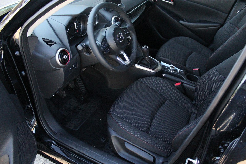 Fahrzeugabbildung Mazda 2 G-90 Homura ACAA RFK SHZ TEMPOMAT