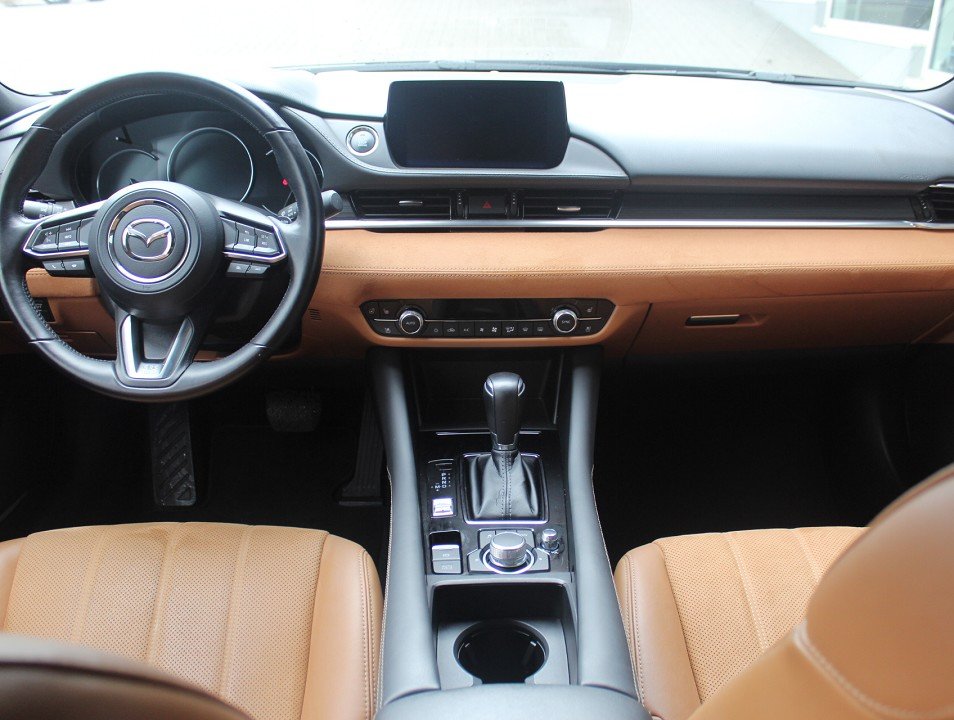 Fahrzeugabbildung Mazda 6 G-194 AT 20THANNIVERSARY GSD NAPPA NAVI ACAA 360° MATRIX BOSE HUD