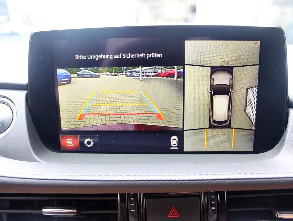 Fahrzeugabbildung Mazda 6 G-194 AT 20THANNIVERSARY GSD NAPPA NAVI ACAA 360° MATRIX BOSE HUD