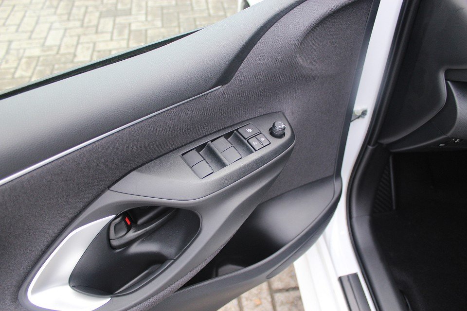 Fahrzeugabbildung Mazda 2 Hybrid Centre-Line 1.5L VVT-i 116 PS CVT *Winter-Aktion* ACAA RFK MRCC ALU DAB SHZ Bluetooth