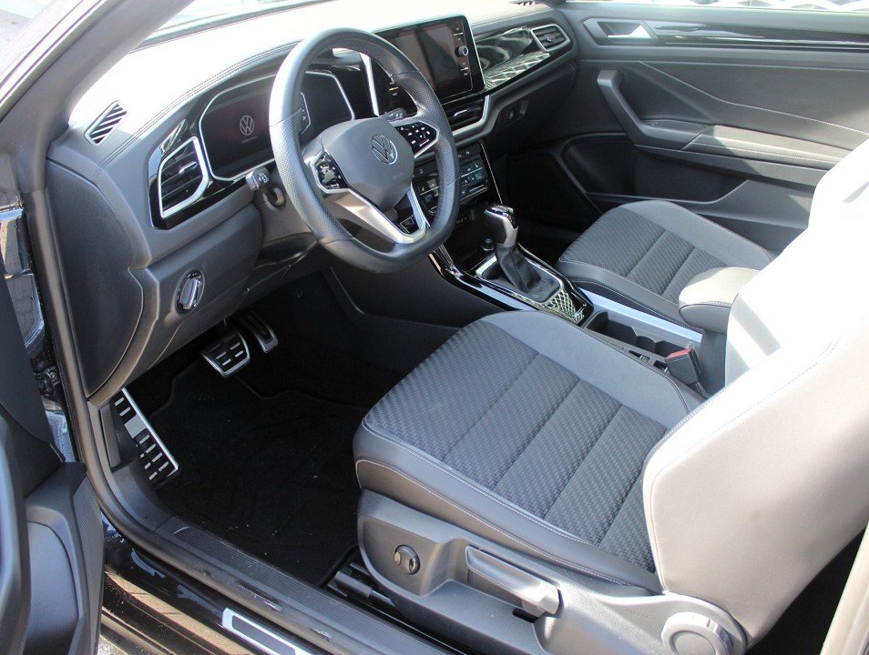 Fahrzeugabbildung Volkswagen T-Roc Cabriolet 1.5 TSI DSG R-Line *AHK* MATRIX RFK NAVI ACAA