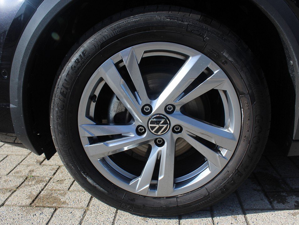 Fahrzeugabbildung Volkswagen T-Roc Cabriolet 1.5 TSI DSG R-Line *AHK* MATRIX RFK NAVI ACAA