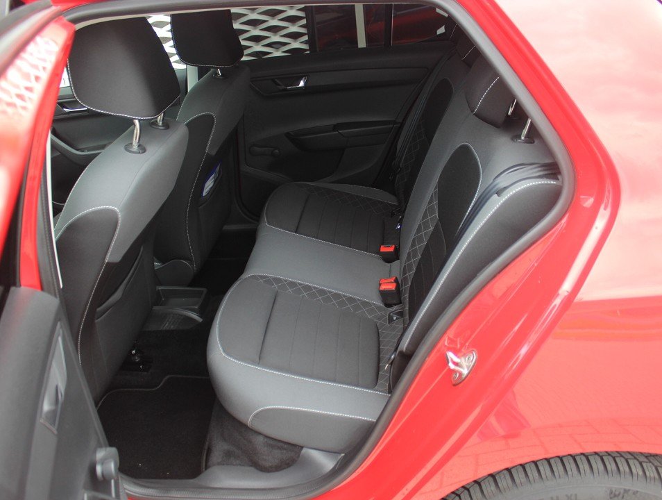 Fahrzeugabbildung SKODA Fabia 1.0 TSI Ambition Klima Radio Bluetooth