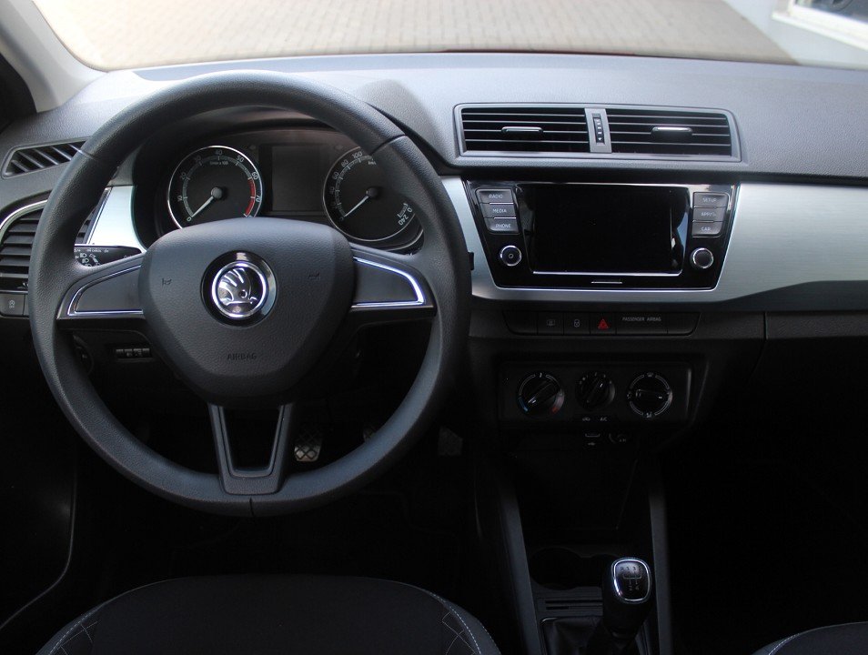 Fahrzeugabbildung SKODA Fabia 1.0 TSI Ambition Klima Radio Bluetooth