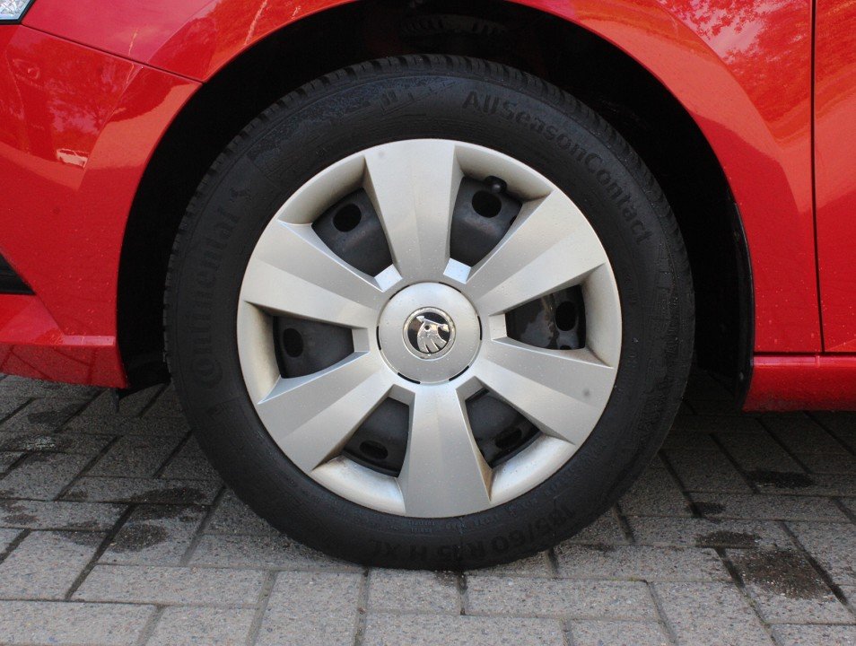 Fahrzeugabbildung SKODA Fabia 1.0 TSI Ambition Klima Radio Bluetooth