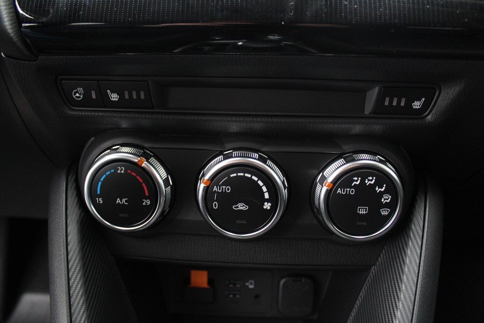 Fahrzeugabbildung Mazda 2 G-90 AT Homura TOU-P2 LED ACAA EPH SHZ LHZ RFK